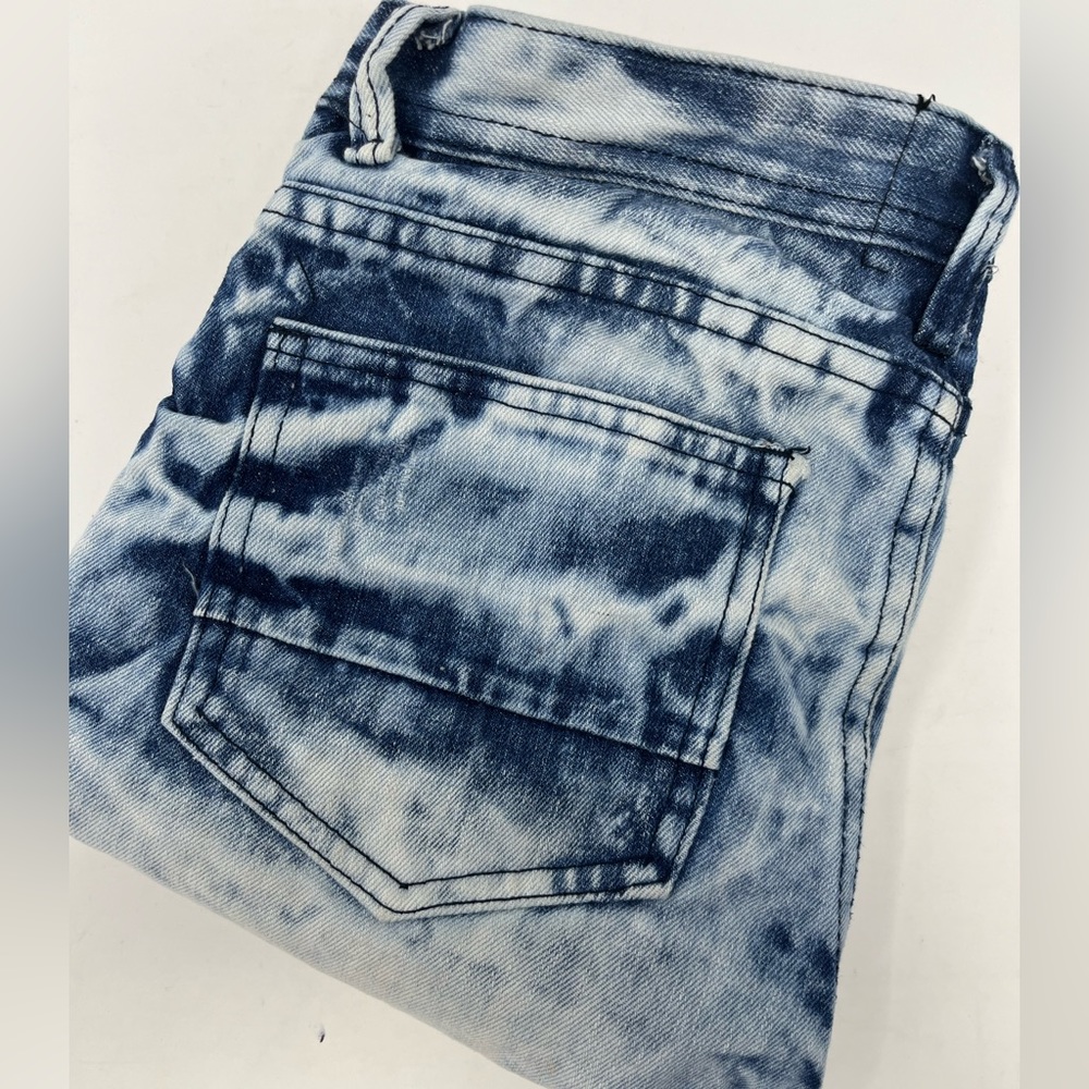 Kroix Distressed Jean Shorts Size 16 Mens used clean great condition GHP2.